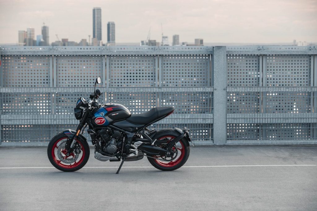 Triumph Trident 660 Triple Tribute Edition 2025. Inspirowany wyścigami
