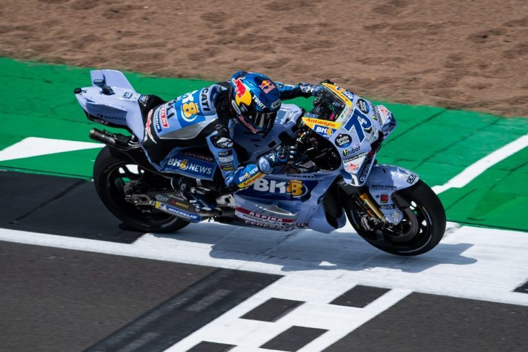 MotoGP: Passa Marca przerwana! Alex Marquez wygrywa sprint na Silverstone