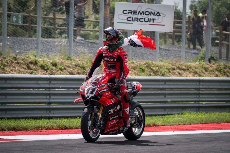WSBK: Show jednego aktora! Nicolo Bulega z hat-trickiem w Cremonie